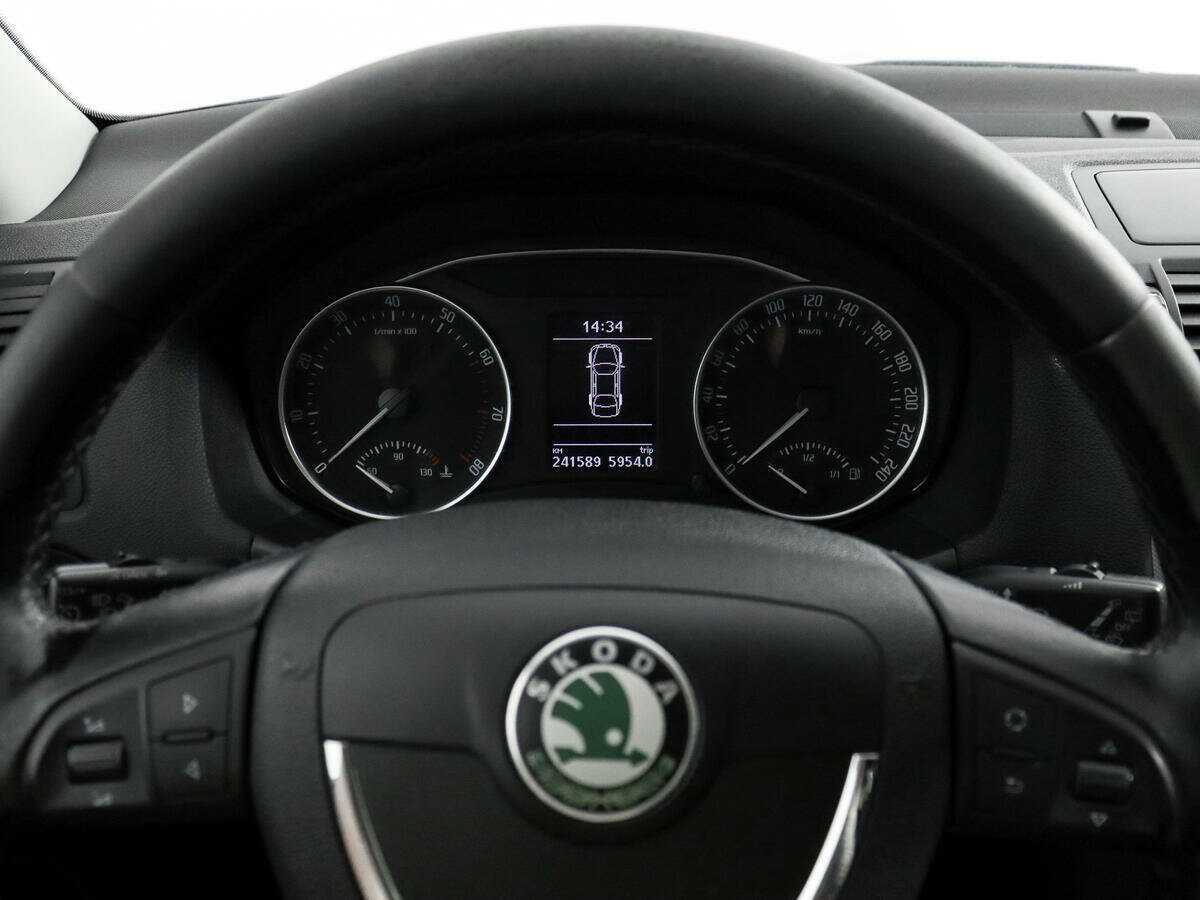 Skoda Octavia с пробегом — 2011 год. Фото: #13