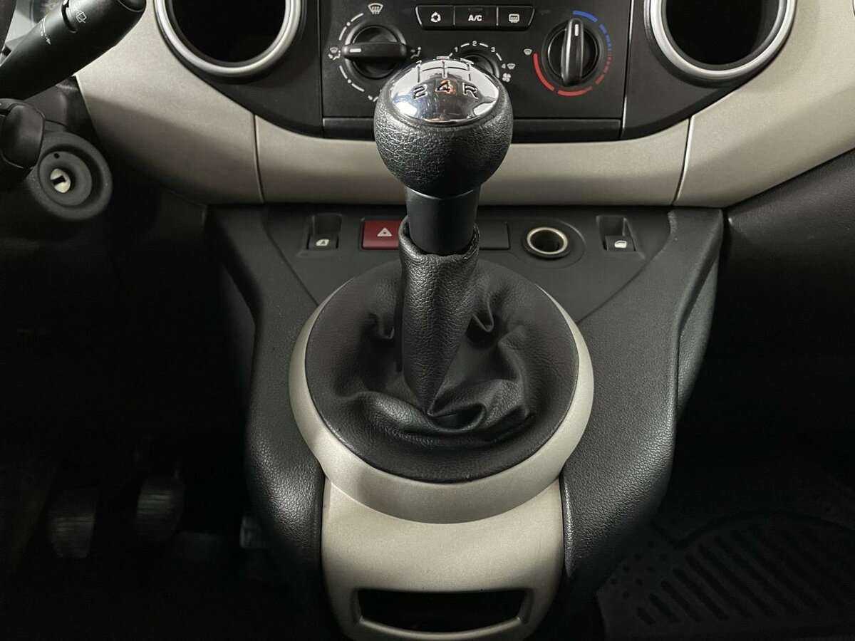 Peugeot Partner с пробегом — 2014 год. Фото: #12