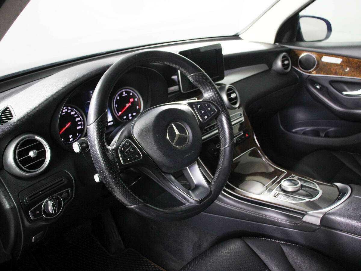 Mercedes-Benz GLC с пробегом — 2015 год. Фото: #10