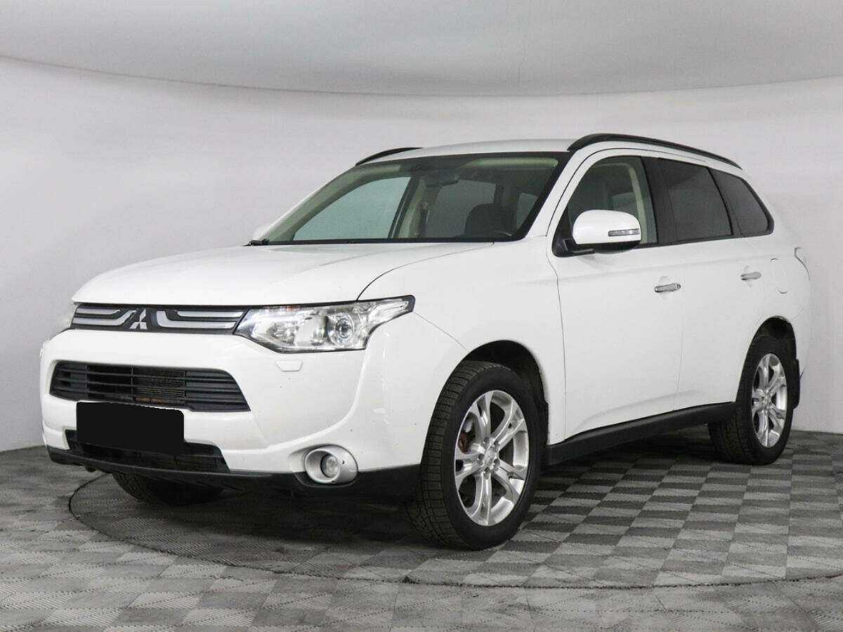Mitsubishi Outlander с пробегом — 2012 год. Фото: #0