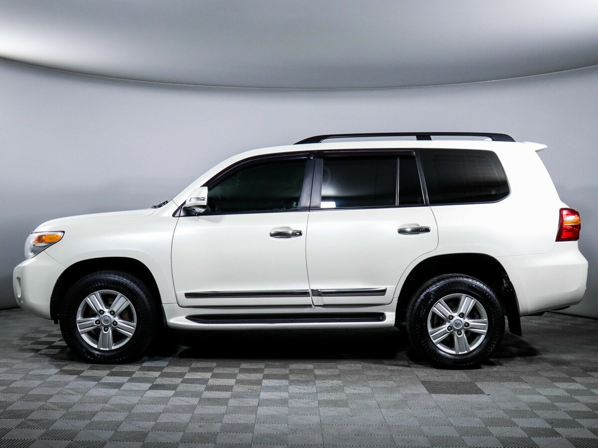 Toyota Land Cruiser с пробегом — 2014 год. Фото: #7