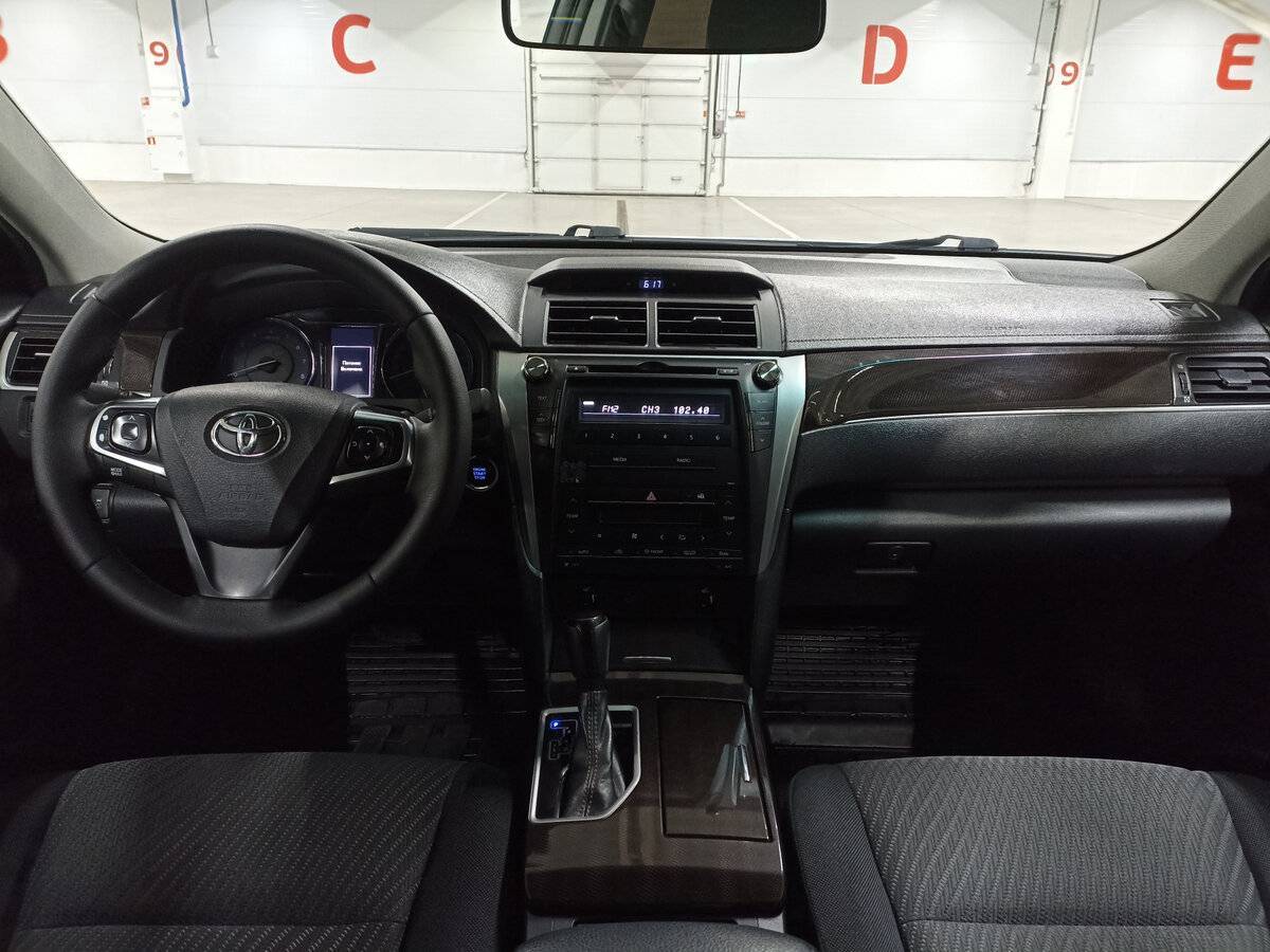 Toyota Camry с пробегом — 2016 год. Фото: #13