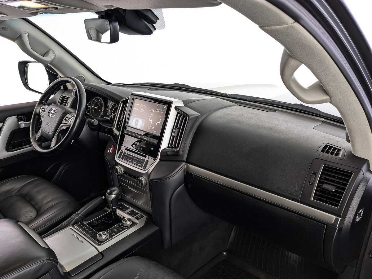 Toyota Land Cruiser с пробегом — 2019 год. Фото: #10