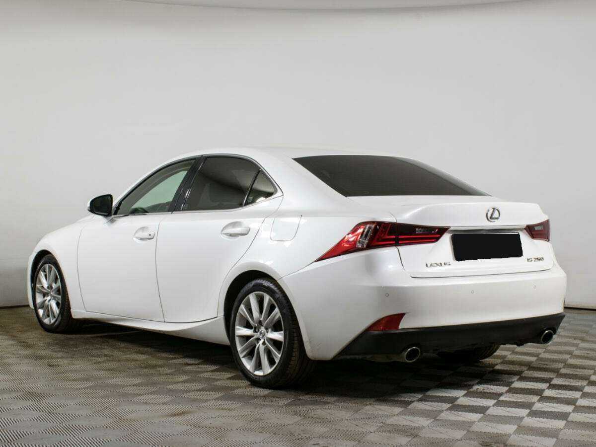 Lexus IS с пробегом — 2014 год. Фото: #4