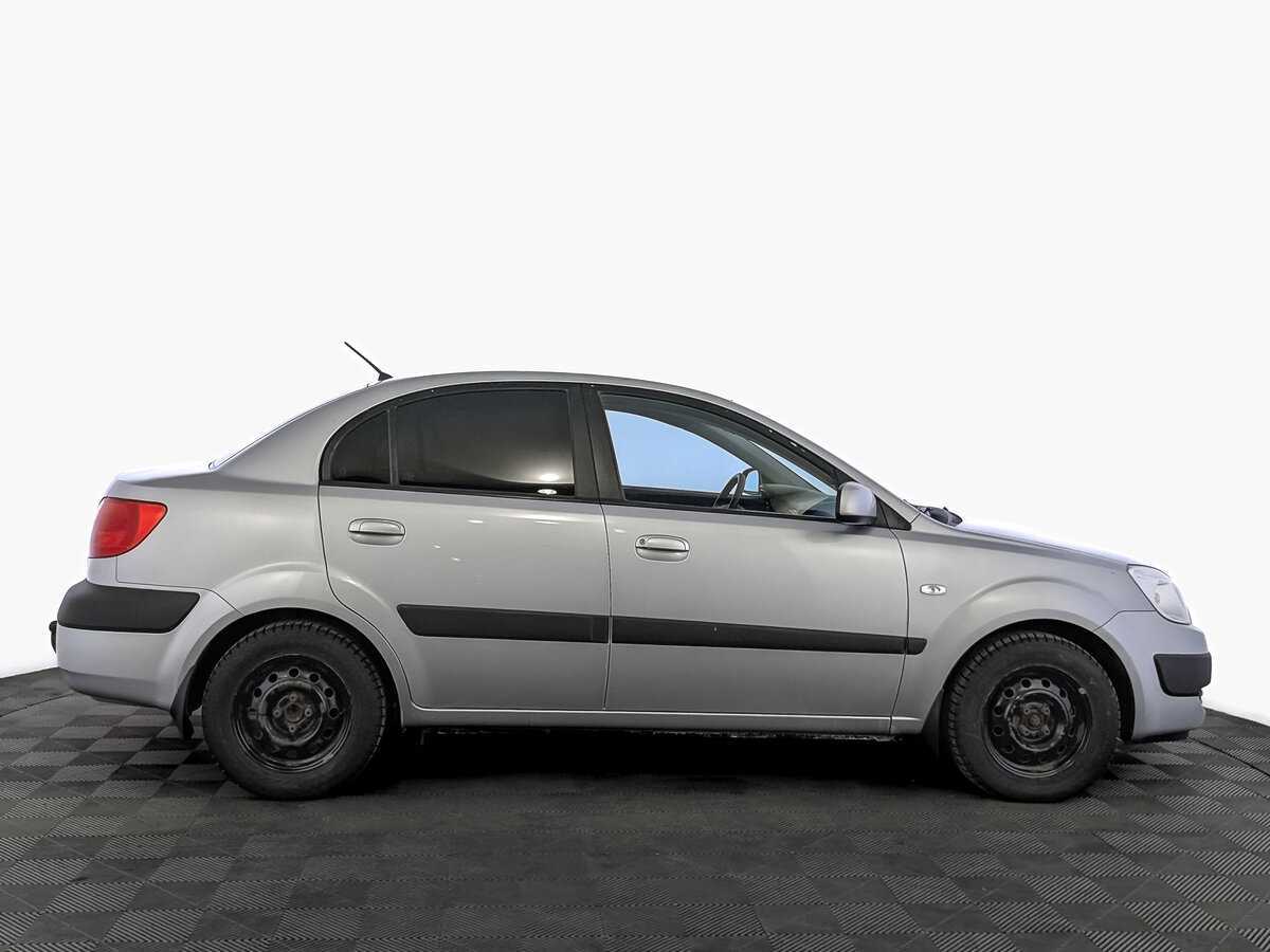 Kia Rio с пробегом — 2007 год. Фото: #3