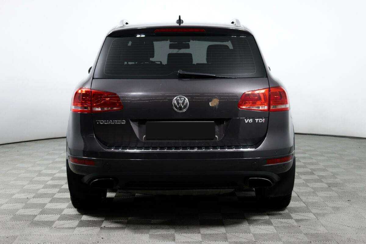 Volkswagen Touareg с пробегом — 2011 год. Фото: #5