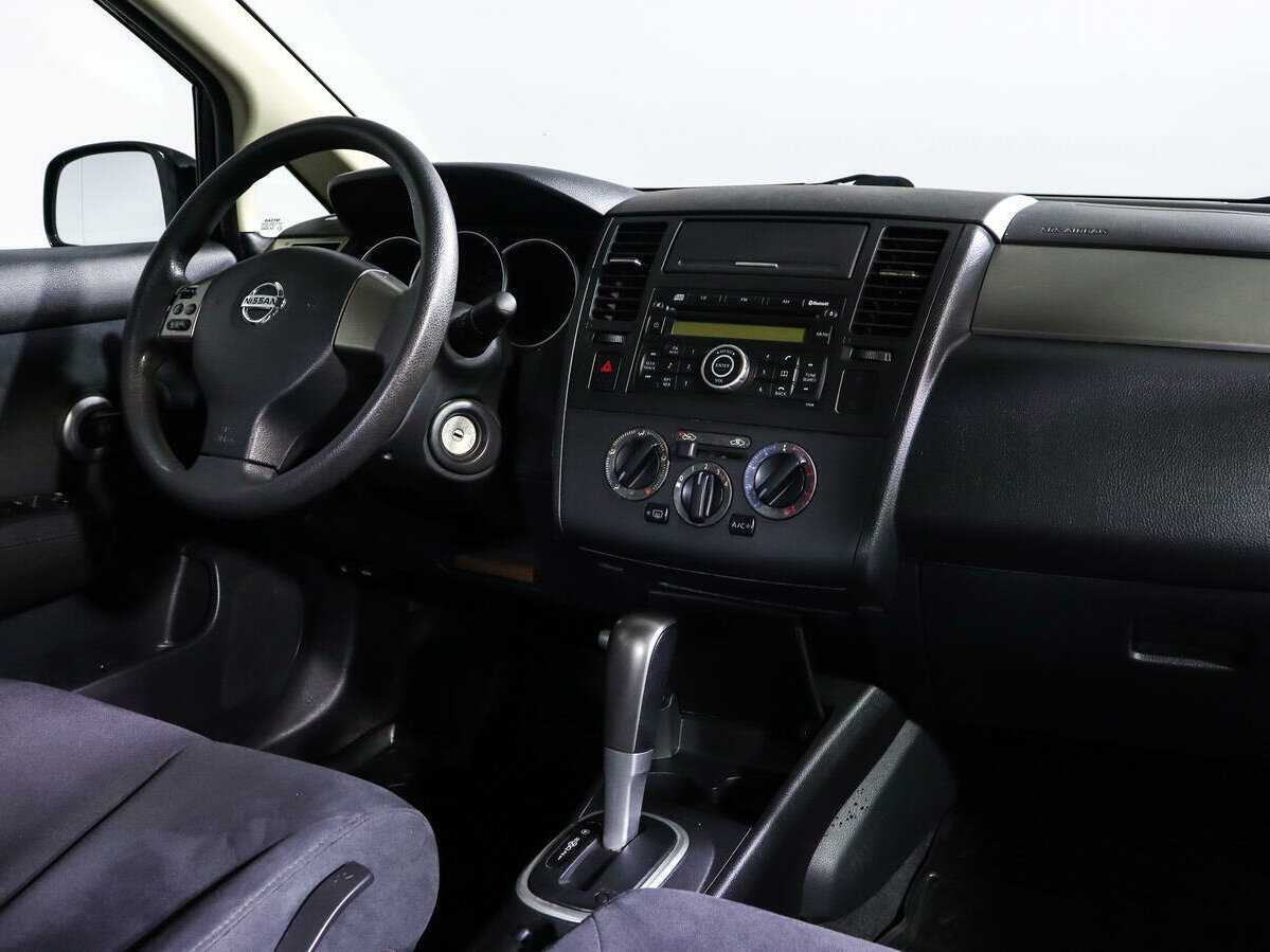 Nissan Tiida с пробегом — 2010 год. Фото: #6