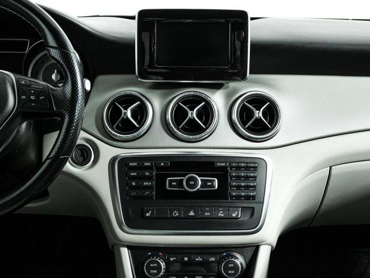 Mercedes-Benz CLA с пробегом — 2014 год. Фото: #12