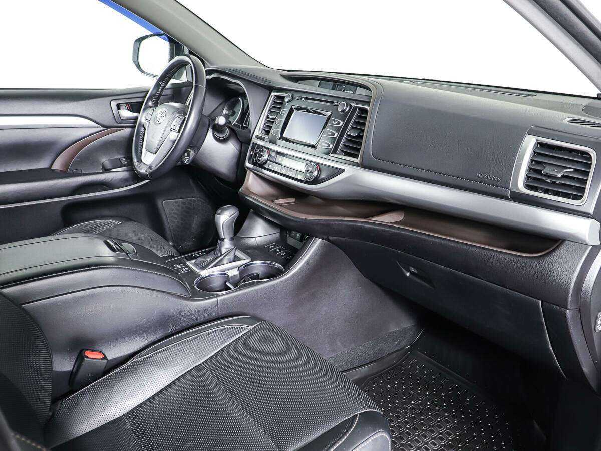 Toyota Highlander с пробегом — 2017 год. Фото: #8