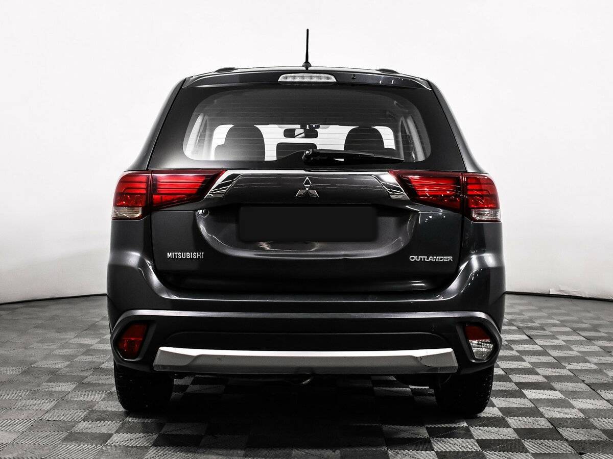 Mitsubishi Outlander с пробегом — 2015 год. Фото: #5