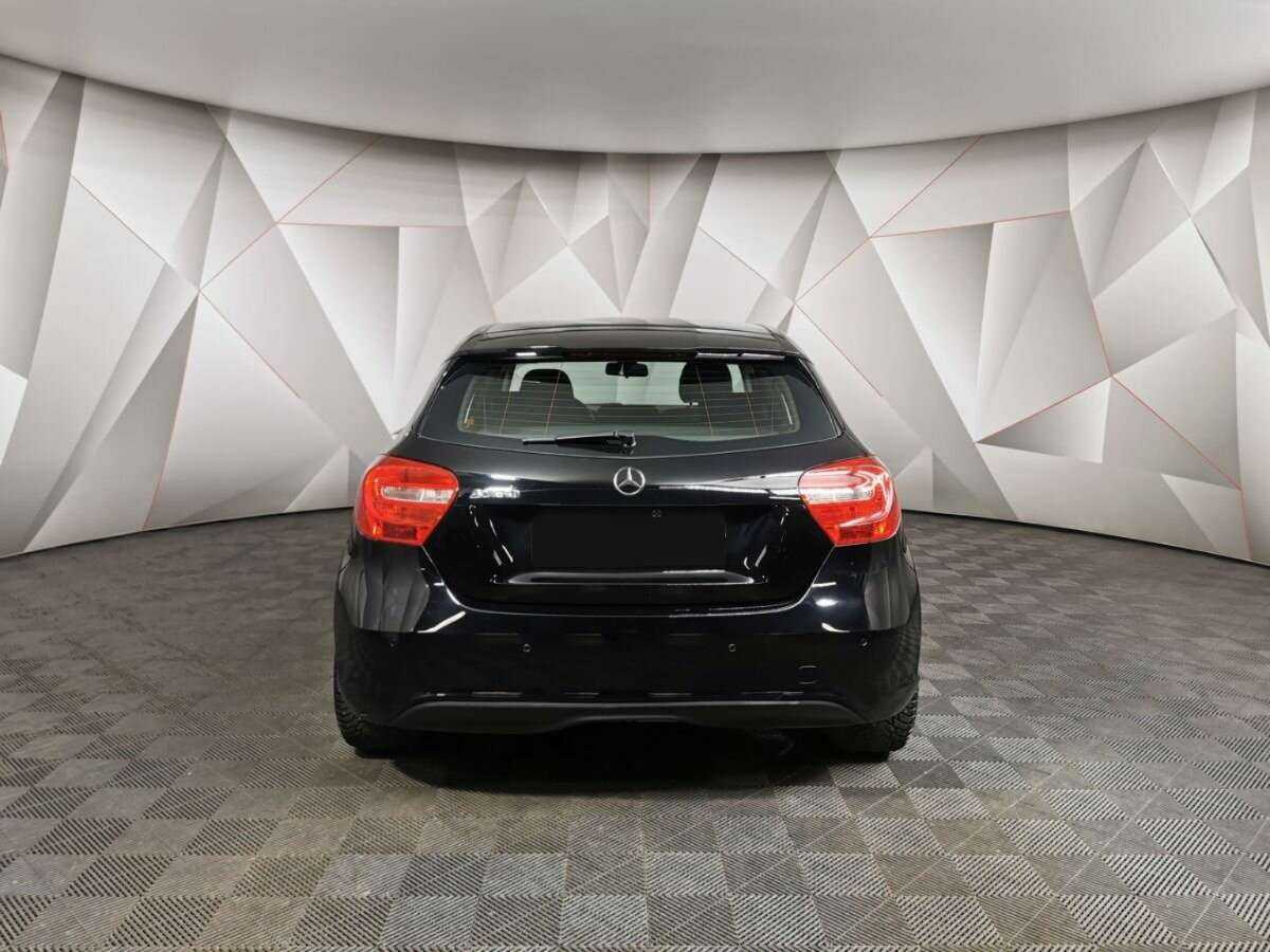 Mercedes-Benz A-Класс с пробегом — 2014 год. Фото: #7