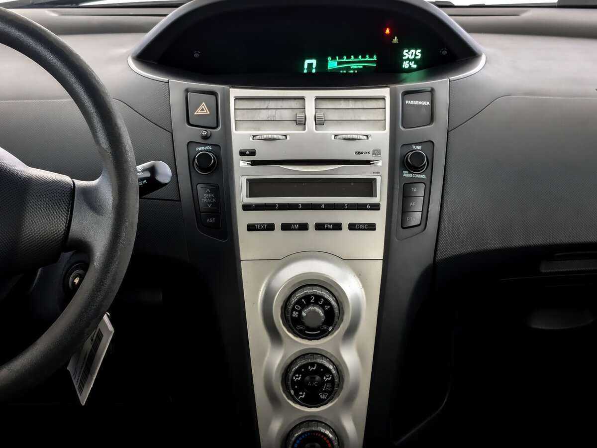 Toyota Yaris с пробегом — 2007 год. Фото: #12