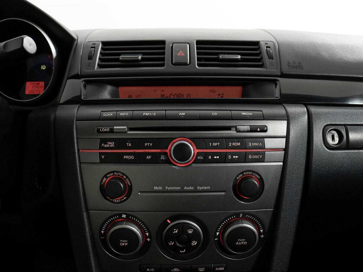 Mazda 3 с пробегом — 2007 год. Фото: #12