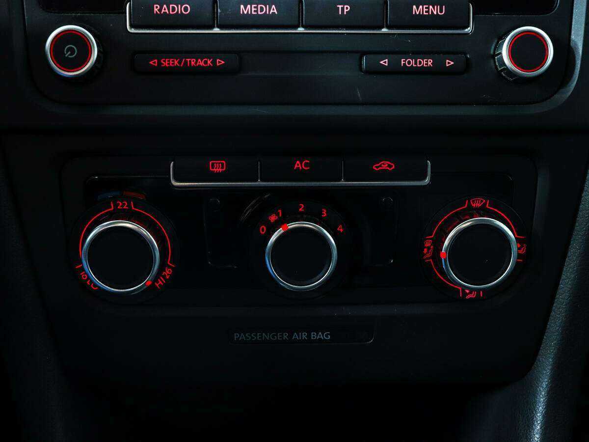 Volkswagen Golf с пробегом — 2010 год. Фото: #12