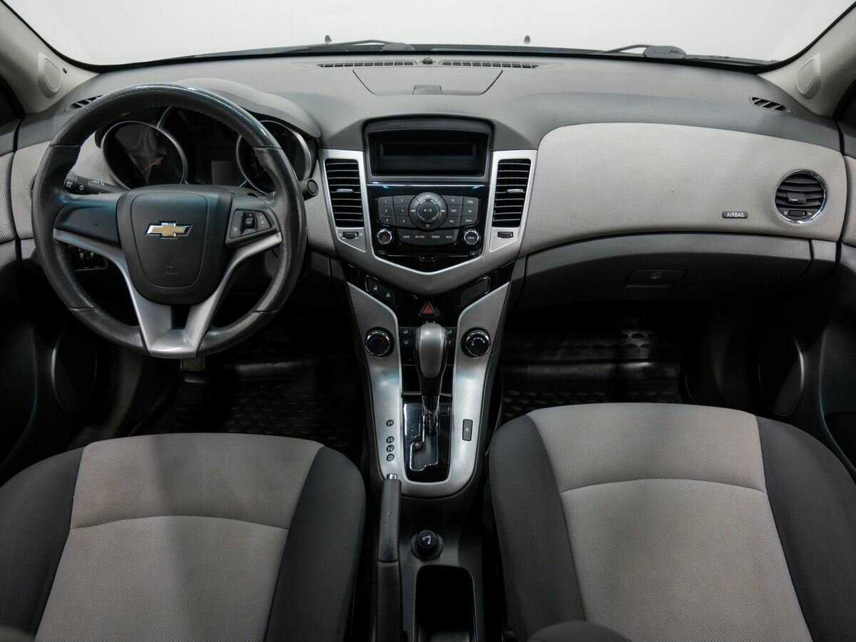 Chevrolet Cruze с пробегом — 2009 год. Фото: #9