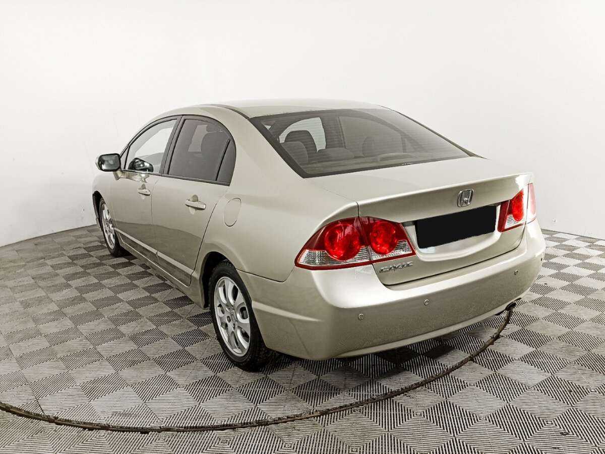 Honda Civic с пробегом — 2007 год. Фото: #6