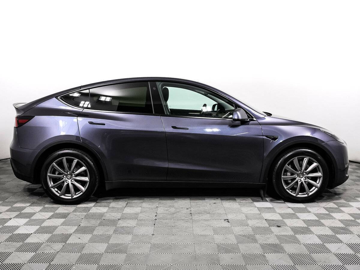 Tesla Model Y с пробегом — 2021 год. Фото: #3