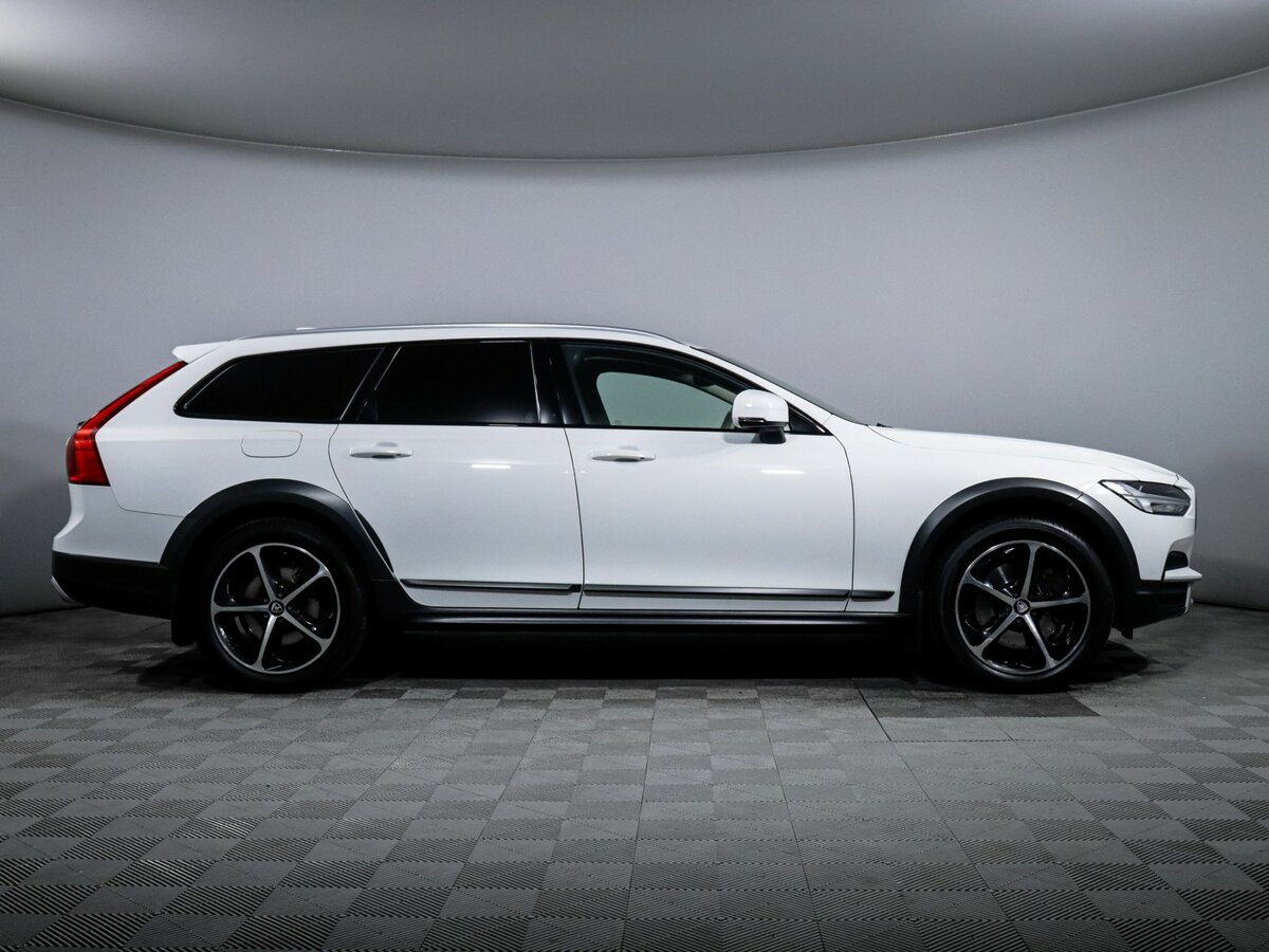 Volvo V90 Cross Country с пробегом — 2019 год. Фото: #3