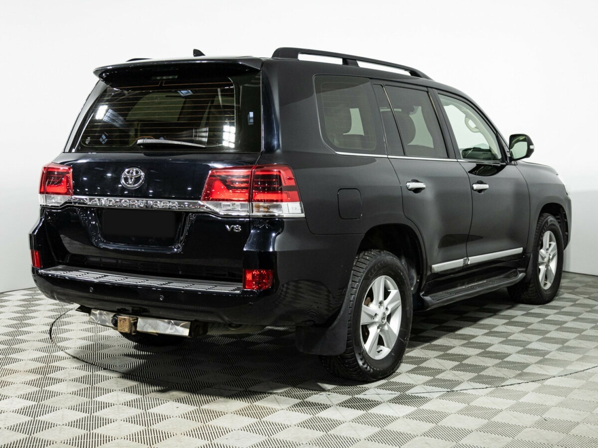 Toyota Land Cruiser с пробегом — 2015 год. Фото: #3