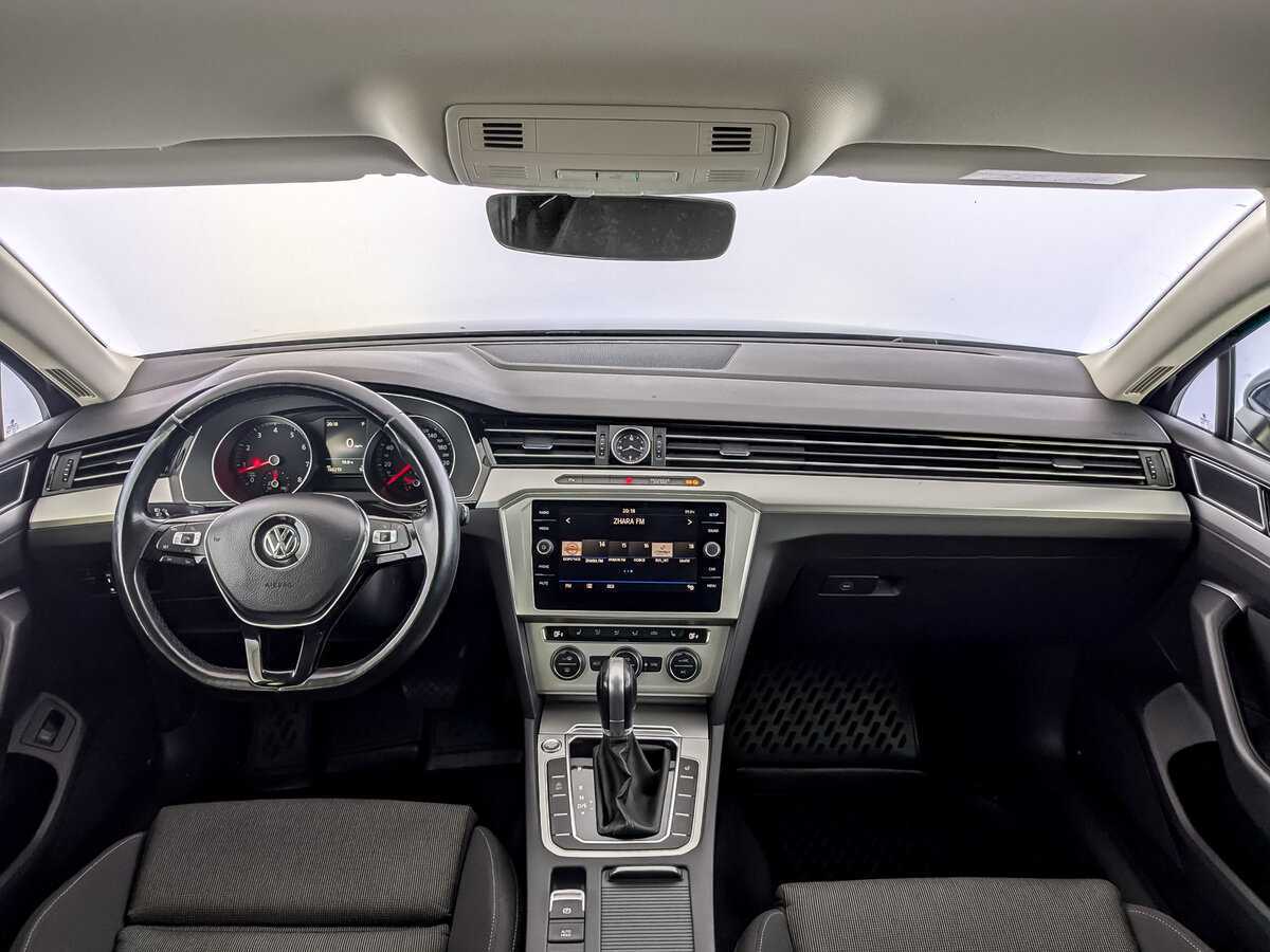 Volkswagen Passat с пробегом — 2018 год. Фото: #11