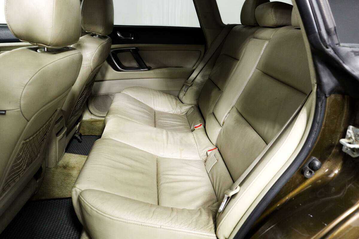 Subaru Outback с пробегом — 2004 год. Фото: #11