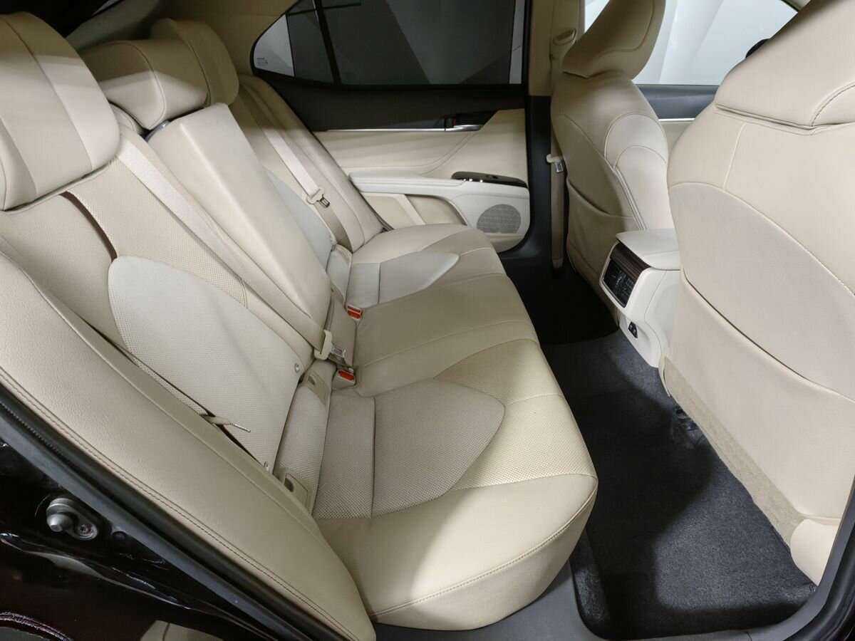 Toyota Camry с пробегом — 2020 год. Фото: #11