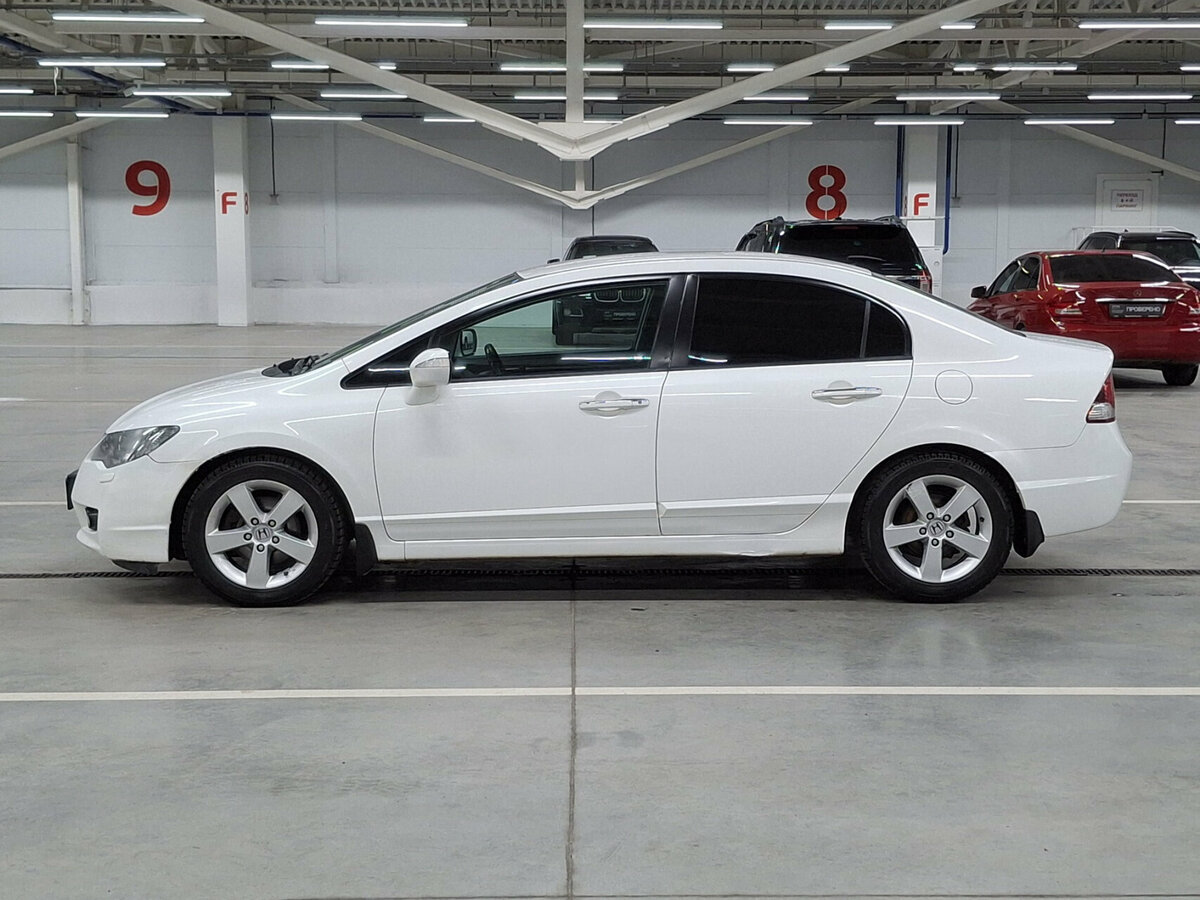 Honda Civic с пробегом — 2010 год. Фото: #7