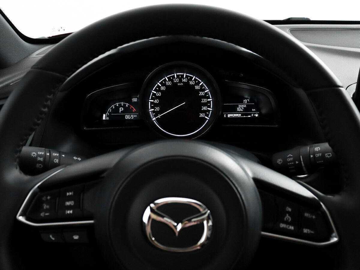 Mazda CX-4 с пробегом — 2023 год. Фото: #17