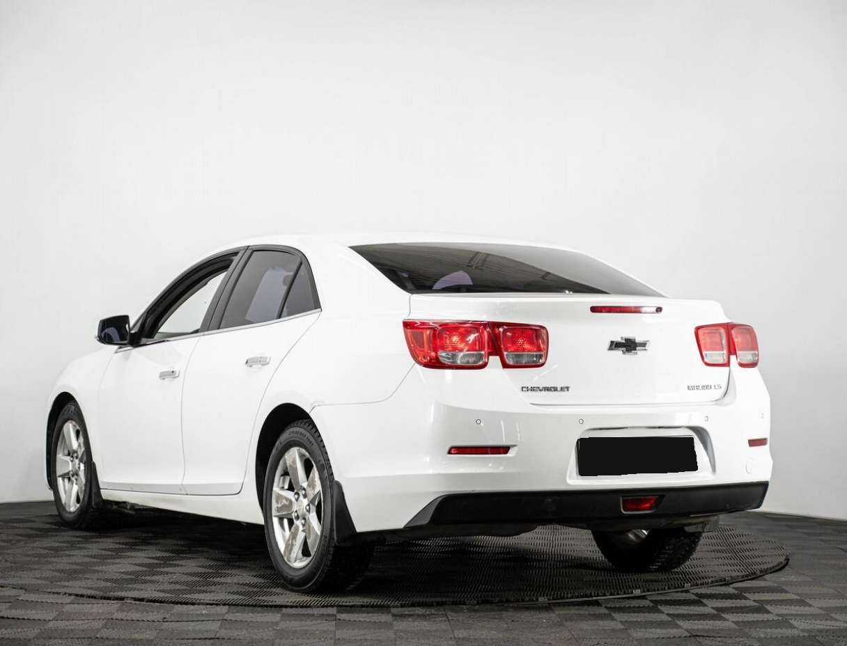 Chevrolet Malibu с пробегом — 2012 год. Фото: #3