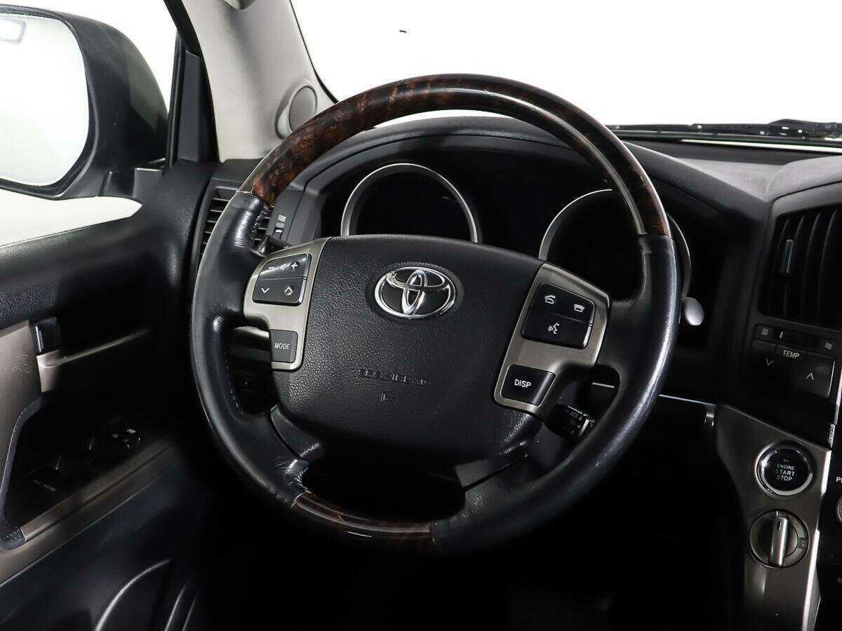 Toyota Land Cruiser с пробегом — 2011 год. Фото: #14