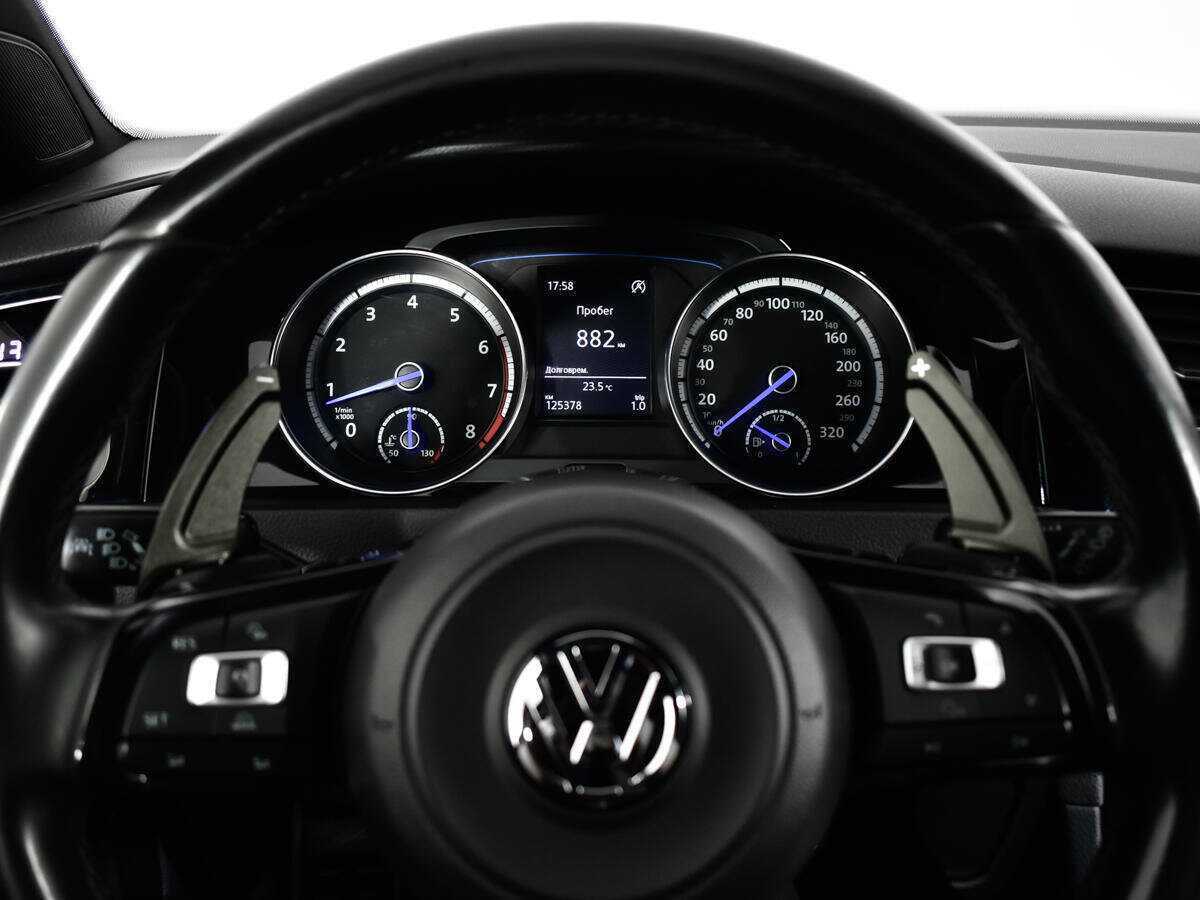 Volkswagen Golf R с пробегом — 2014 год. Фото: #10