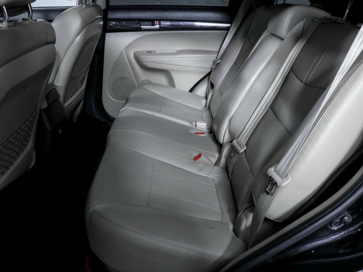 Kia Sorento с пробегом — 2011 год. Фото: #7