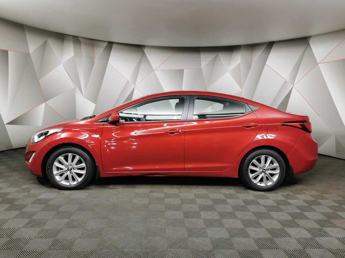Hyundai Elantra с пробегом — 2015 год. Фото: #4