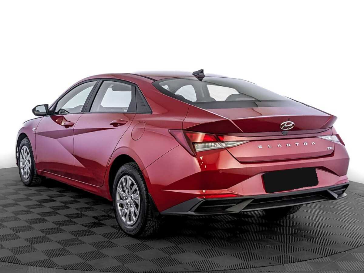Hyundai Elantra с пробегом — 2021 год. Фото: #6