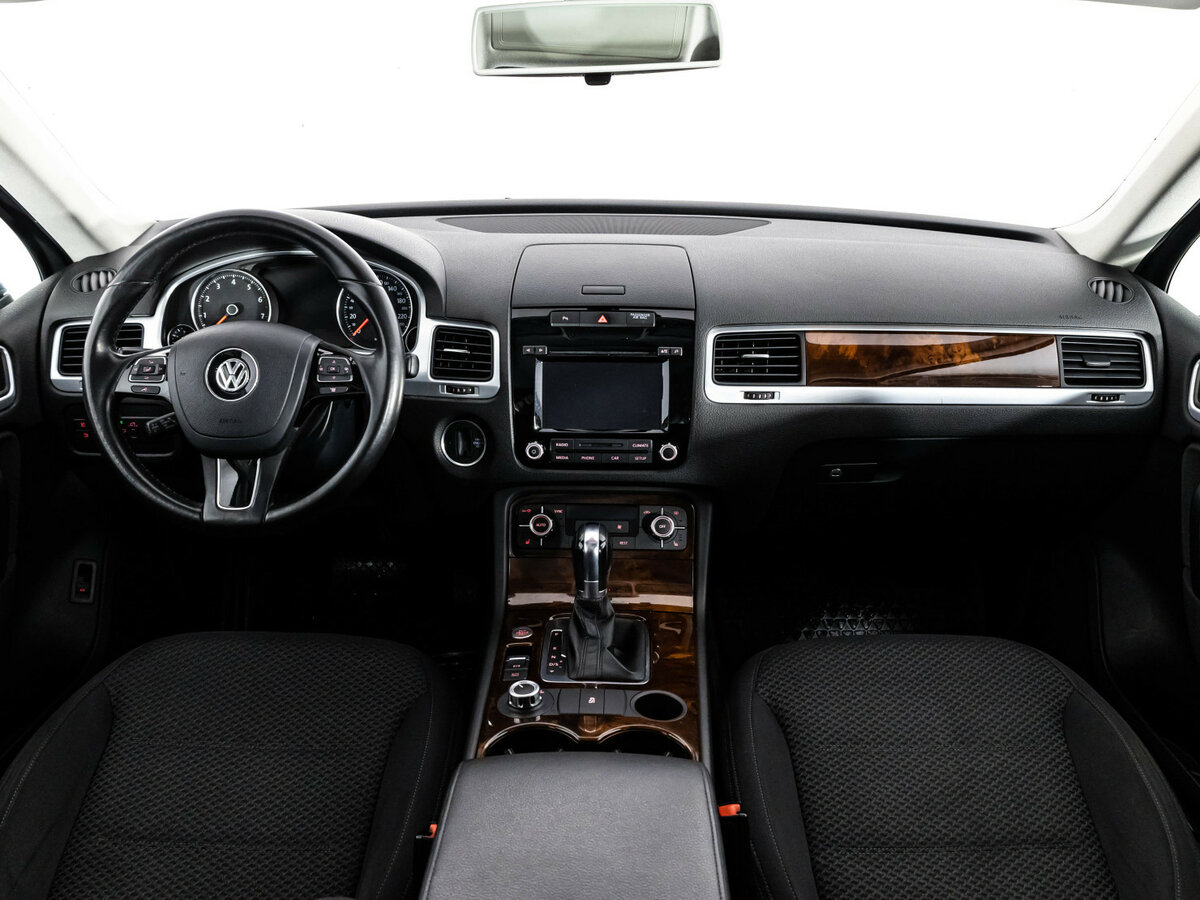 Volkswagen Touareg с пробегом — 2012 год. Фото: #7