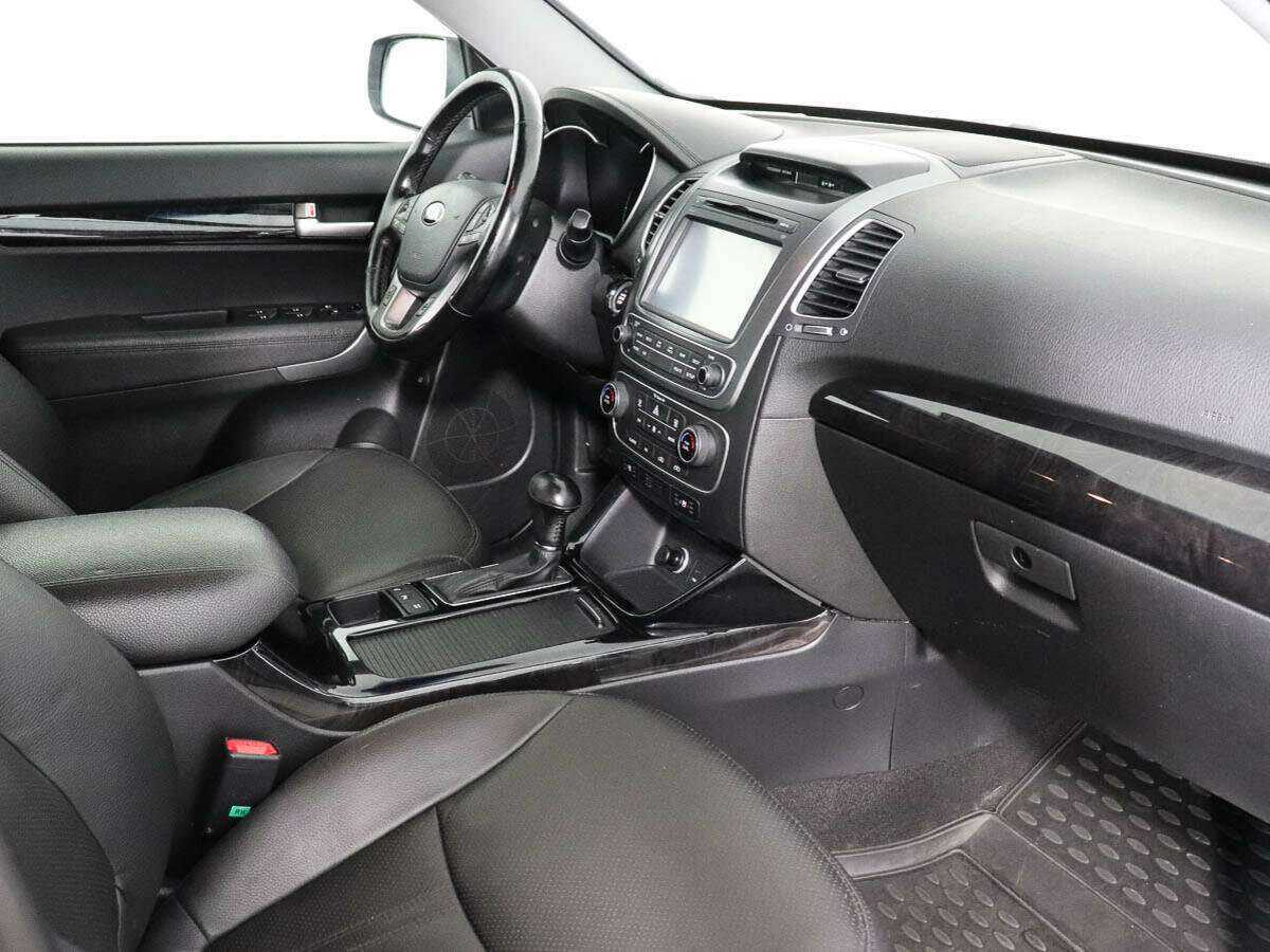 Kia Sorento с пробегом — 2014 год. Фото: #6