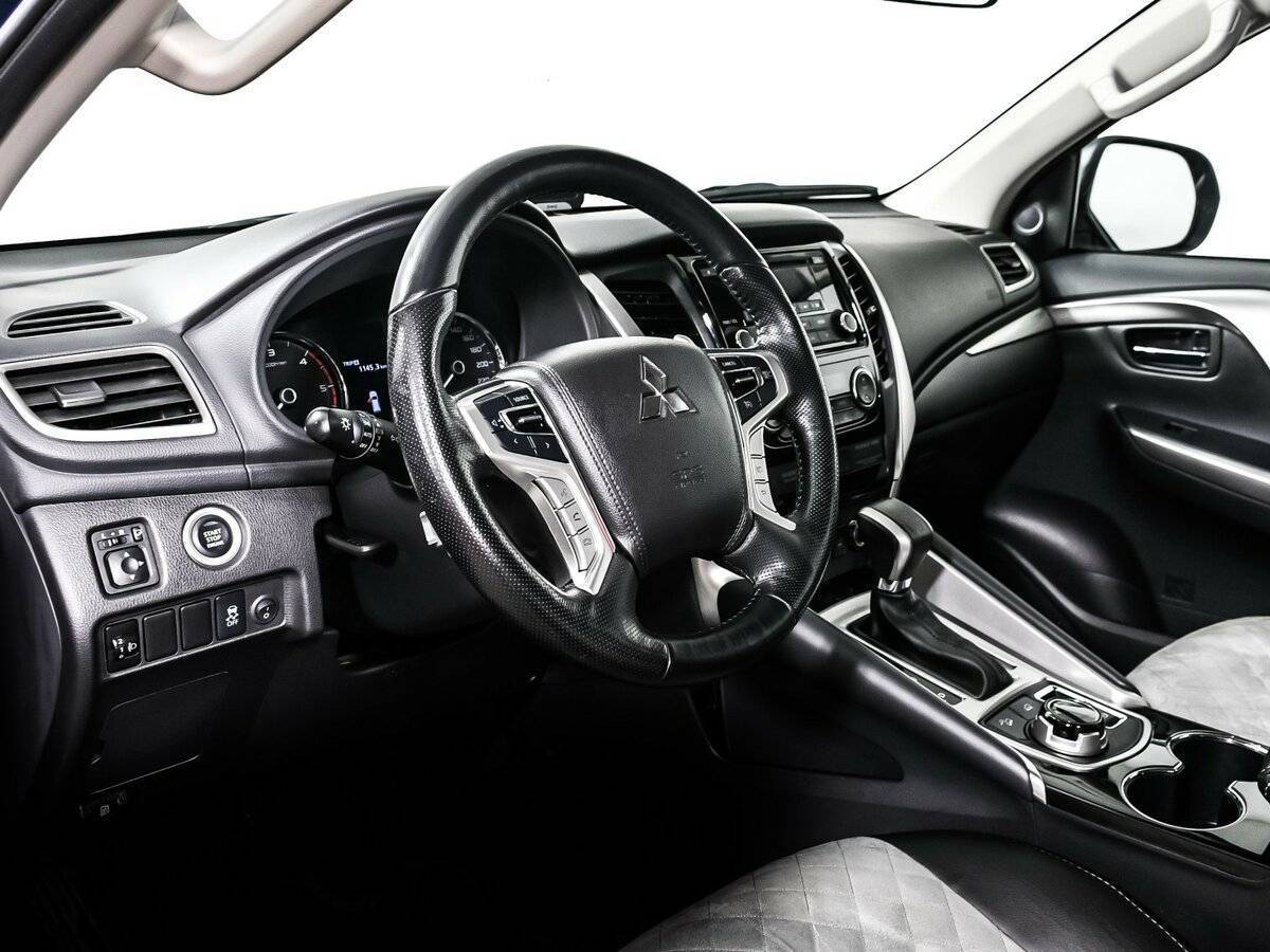 Mitsubishi Pajero Sport с пробегом — 2018 год. Фото: #12