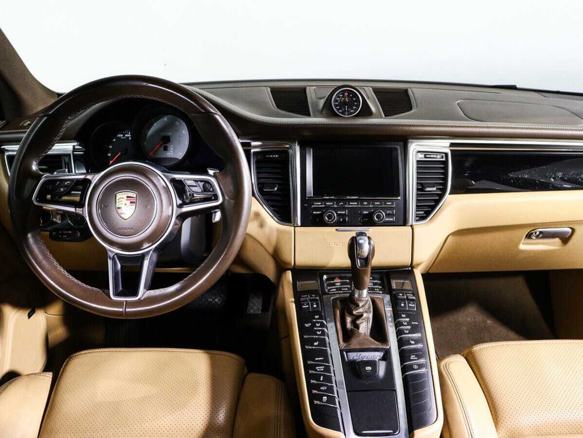 Porsche Macan с пробегом — 2015 год. Фото: #11