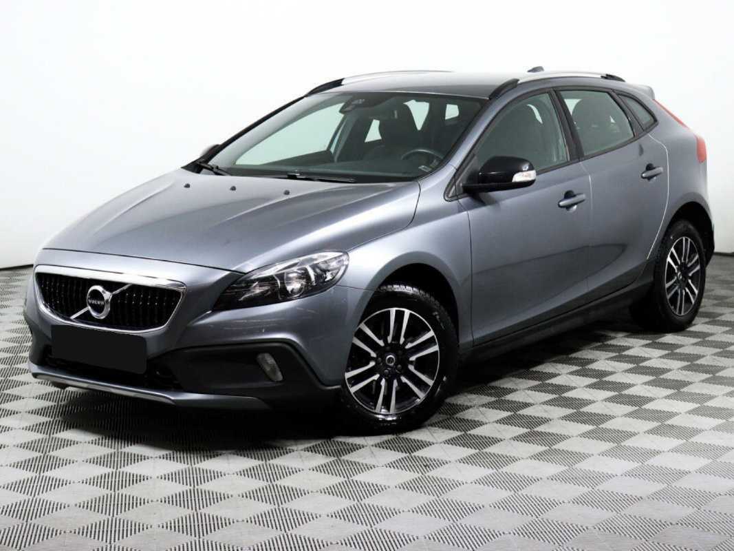 Volvo V40 Cross Country с пробегом — 2017 год. Фото: #0