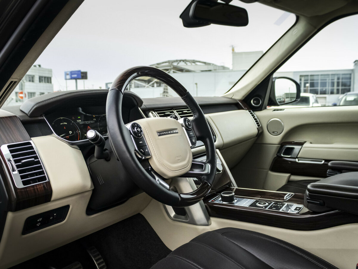 Land Rover Range Rover с пробегом — 2015 год. Фото: #10