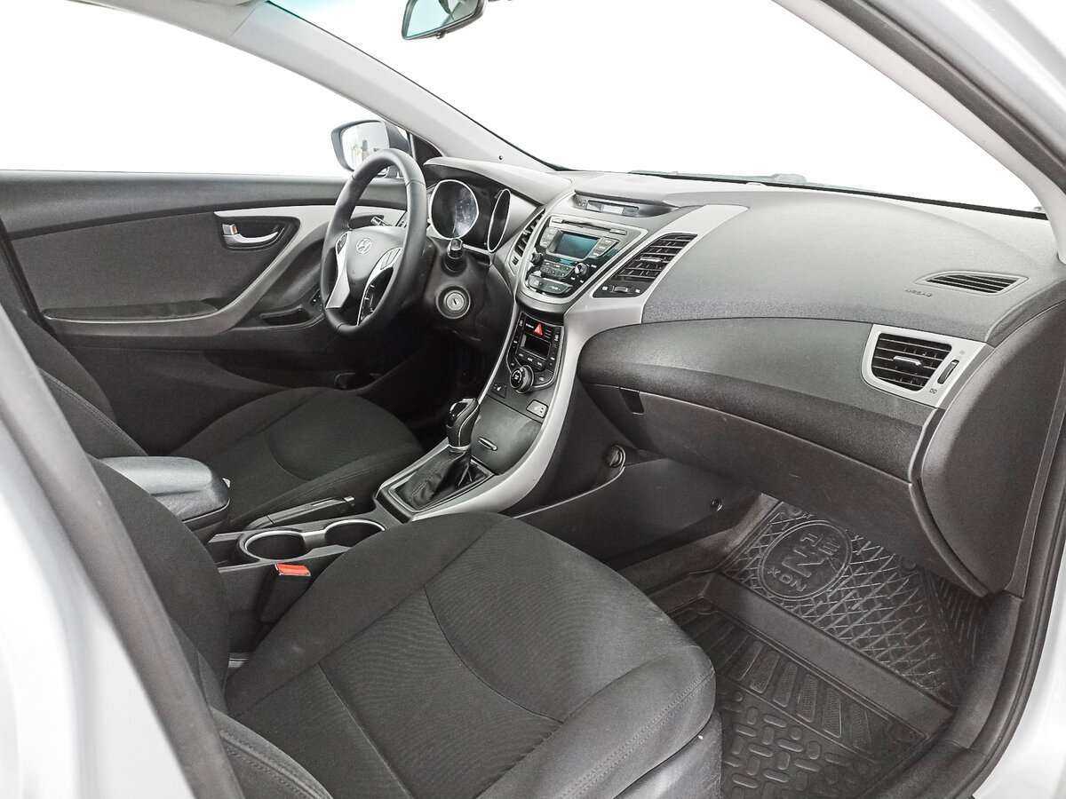 Hyundai Elantra с пробегом — 2014 год. Фото: #8