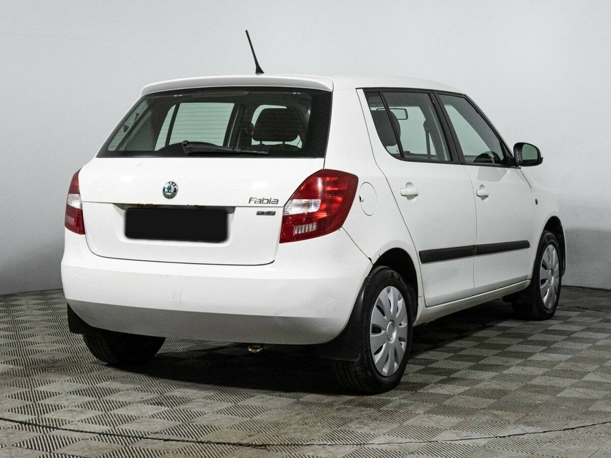 Skoda Fabia с пробегом — 2011 год. Фото: #4