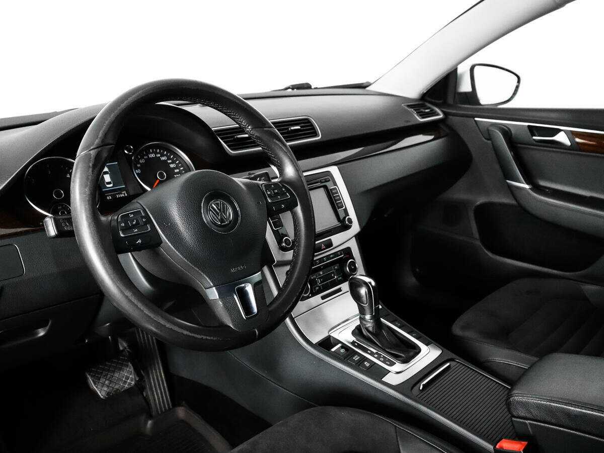 Volkswagen Passat с пробегом — 2011 год. Фото: #8