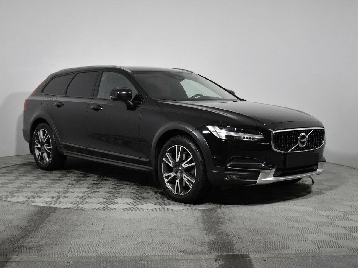 Volvo V90 Cross Country с пробегом — 2017 год. Фото: #2
