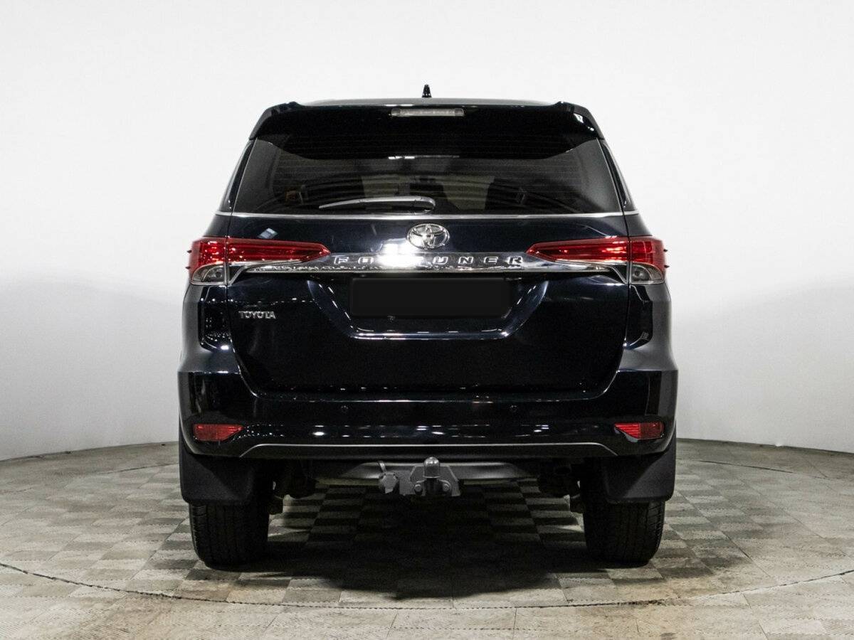 Toyota Fortuner с пробегом — 2019 год. Фото: #5