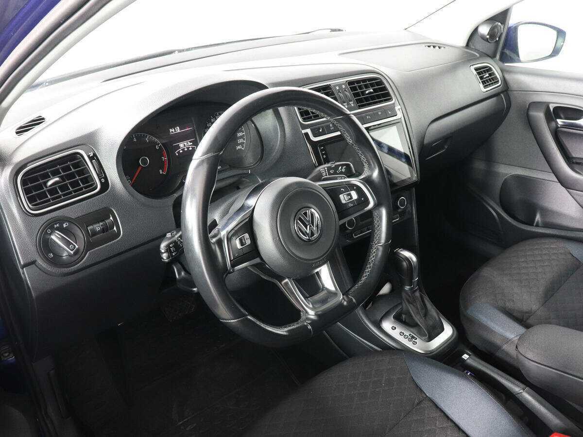 Volkswagen Polo с пробегом — 2020 год. Фото: #8