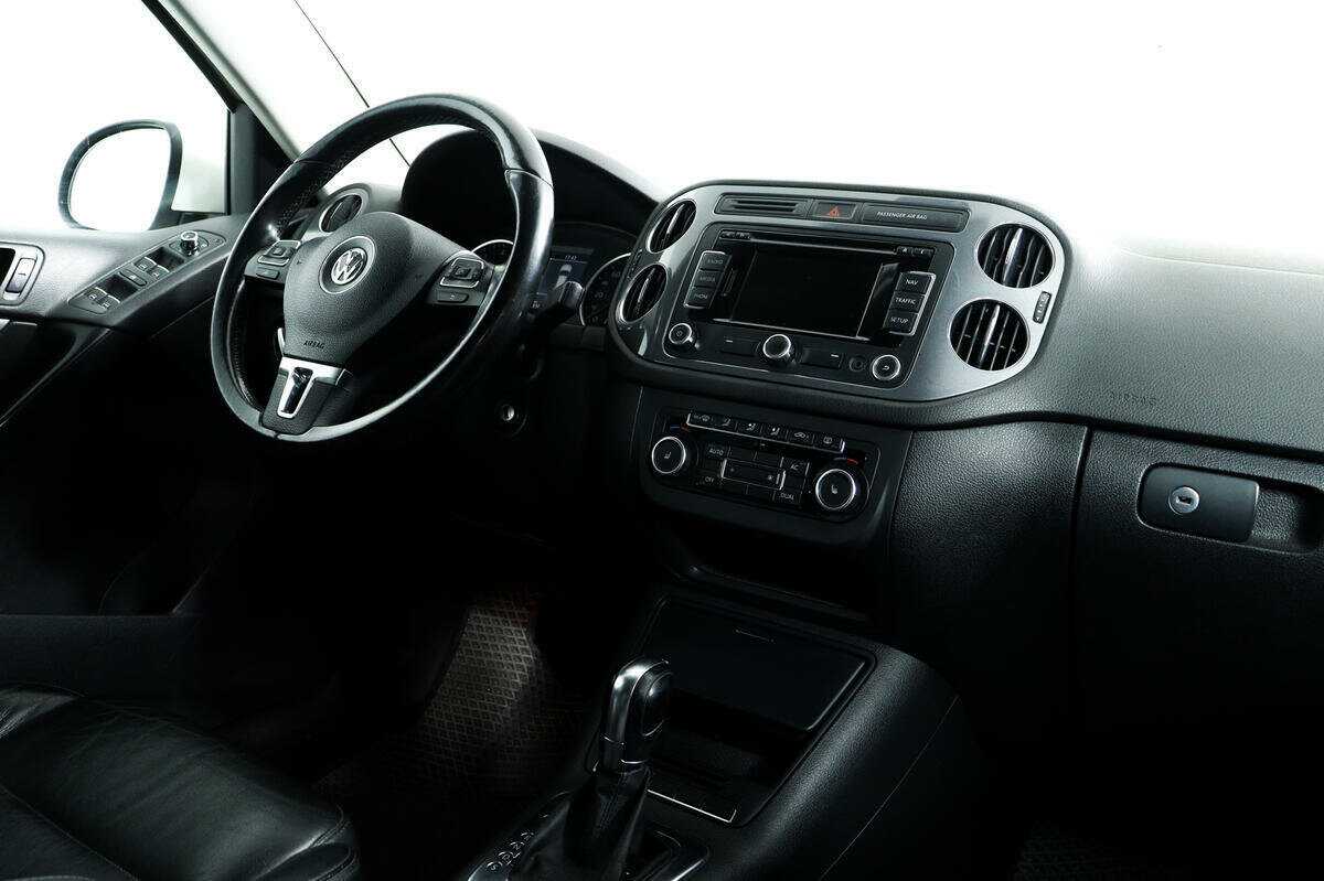 Volkswagen Tiguan с пробегом — 2011 год. Фото: #8