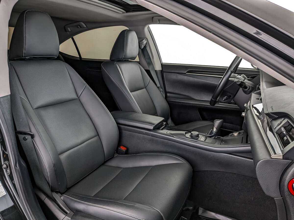 Lexus ES с пробегом — 2018 год. Фото: #19
