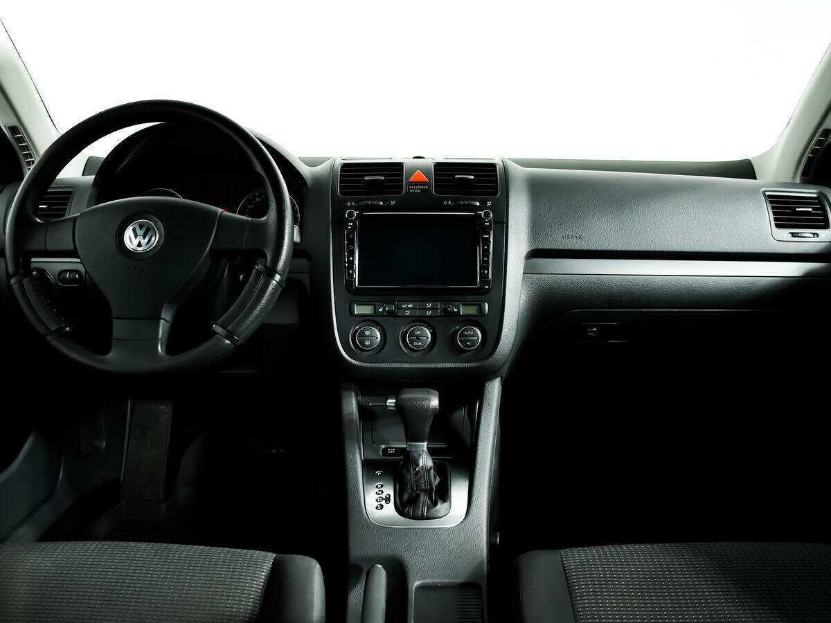 Volkswagen Jetta с пробегом — 2008 год. Фото: #10