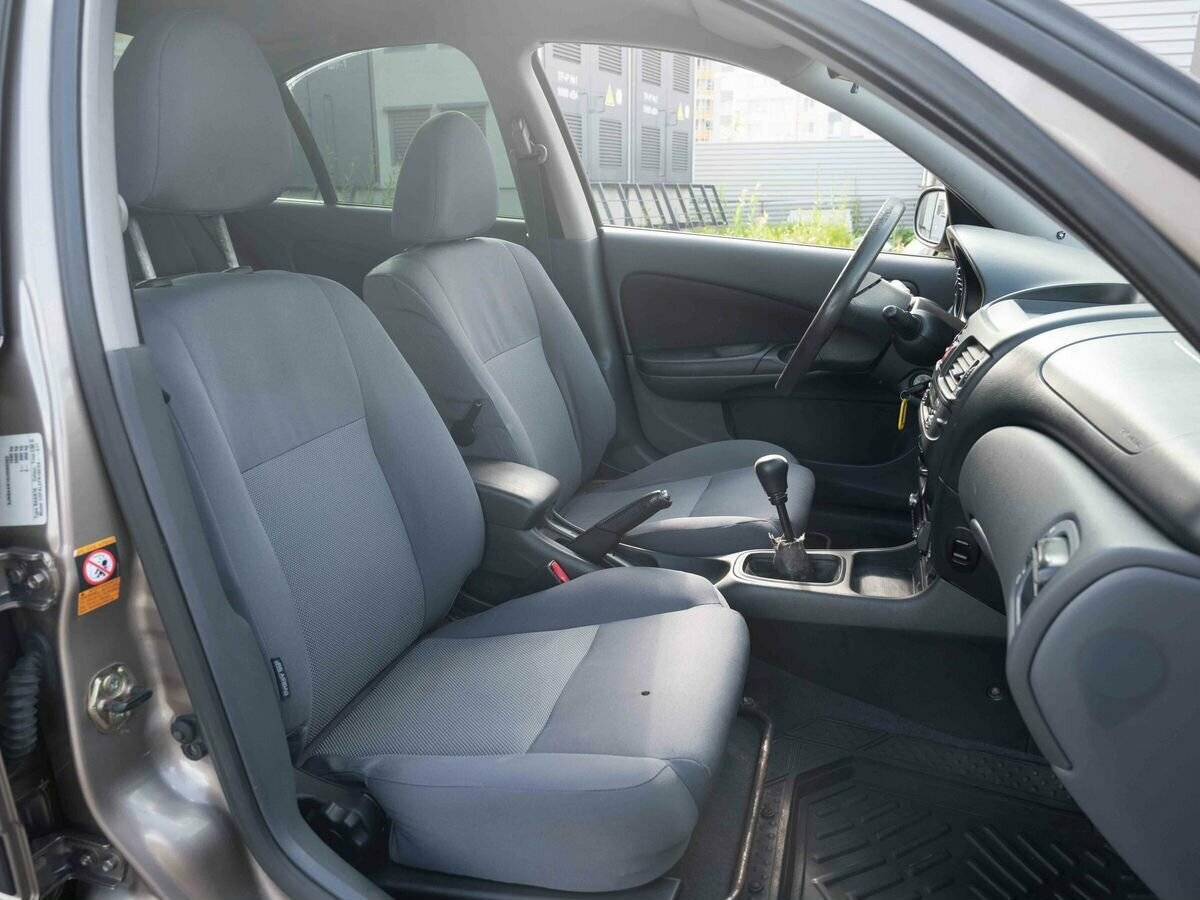Nissan Almera с пробегом — 2004 год. Фото: #11